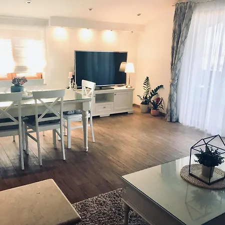 Дом отдыха Angenehmes Haus In Mit Grossem Garten Поседарье