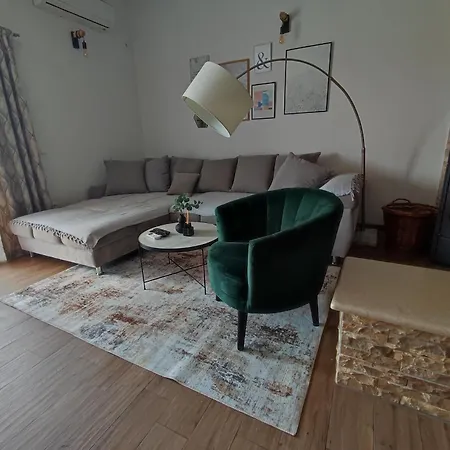 Angenehmes Haus In Mit Grossem Garten Дом отдыха Поседарье